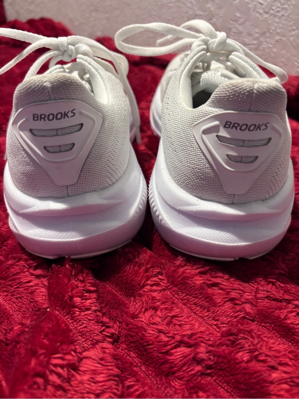 Brooks Women’s Ghost 17 White Silver Running Shoes 5.5M Excellent Condition - Picture 3 of 9